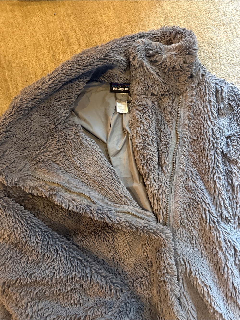 Patagonia Gray Plush Fleece Jacket - Picture 3 of 3